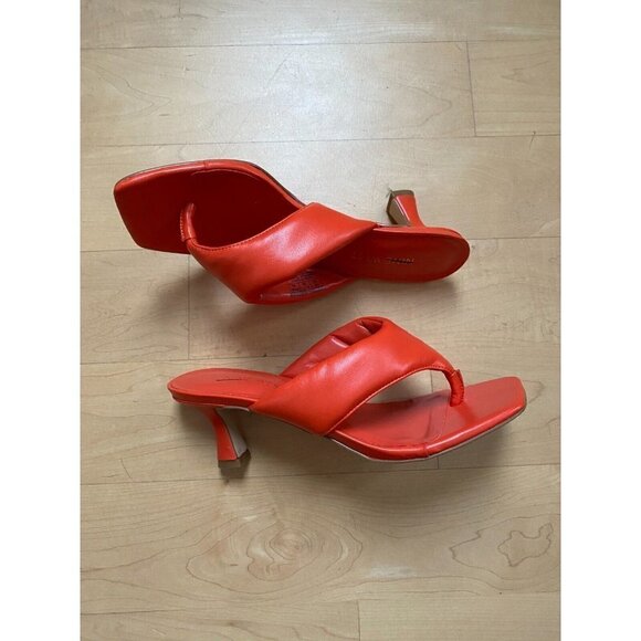 NINE West "Alike" Super Soft Nappa Leather Kitten Heel Orange Sandals Sz 5 New - Picture 3 of 6